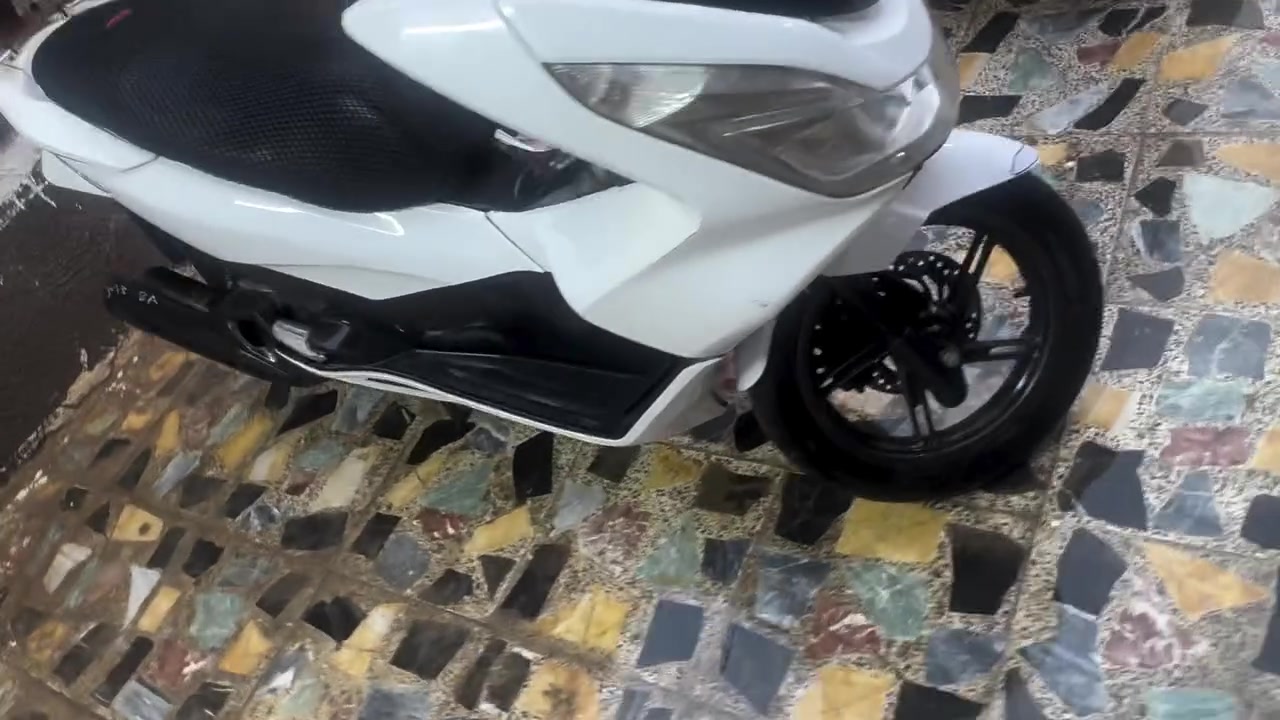 السلام عليكم شباب 
bcx
العدد 2
جيل ثاني و جيل ثالث
نضيفات وكفاله و سبيسي كلش جديده 
رمشلي و تدلل ممتواجد على النت
***********
