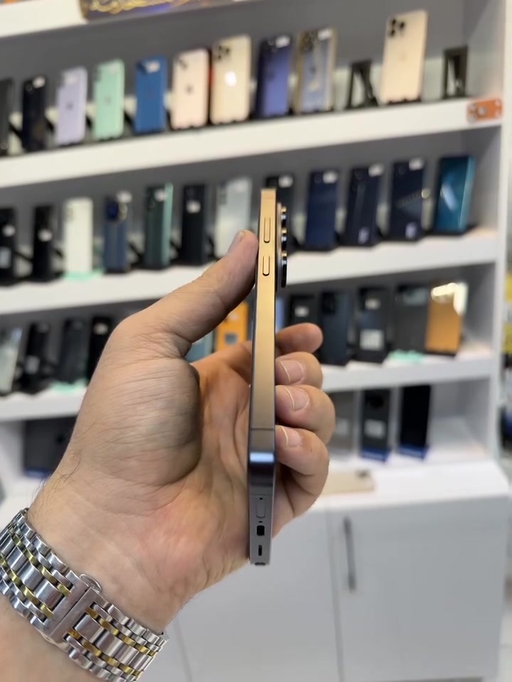 🔥 مستعمل — Samsung Galaxy S26 Ultra 🔥

💾 الذاكرة: 256GB

📱 المواصفات:
• شاشة 6.9 إنچ Dynamic AMOLED 2X
• دقة QHD+ ومعدل تحديث 120Hz
• معالج Snapdragon 8 Elite Gen 5 for Galaxy
• كاميرا رئيسية 200MP
• زوم بصري 3x و5x
• تصوير فيديو 8K
• بطارية 5000mAh
• شحن سريع 60W
• يدعم S Pen
• Galaxy AI
• شاشة خصوصية مدمجة

📍 العنوان: كربلاء — حي العامل — السوق الأخير
📞 للتواصل: ***********

🔥 السعر 1,250,000 دينار فقط 🔥
