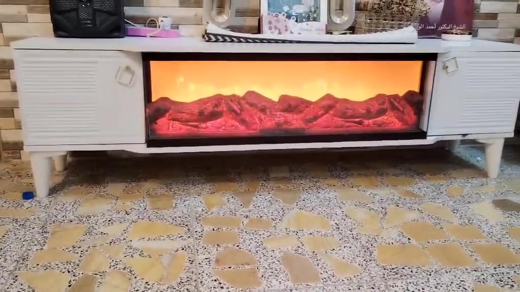 بسبب وعود كاذبة أكرر أنشر ميز بلازمة بهاذة شكل حتلو تخلو بس ديكور حلو وجديد لامانة لو مامحتاجة مابيعة 130

