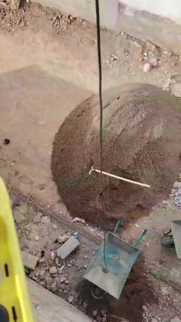 ونج رافعة لتصعيد مواد البناء
🏗️ رمل • سمنت • بلوك • طابوك • وغيرها
📞رقمي ***********
