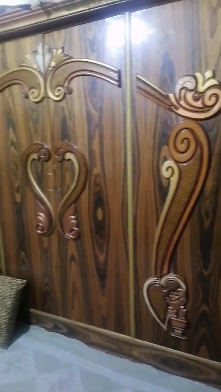 السلام عليكم يوجد غرفة اخشاب للبيع
للاستفسار ***********
