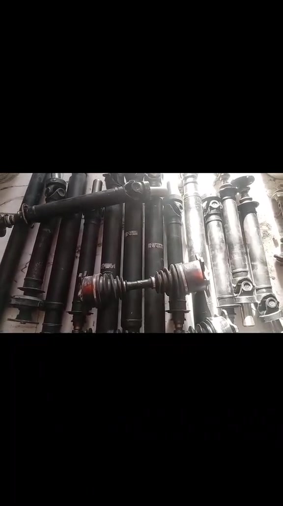 السلام عليكم 
كاردن بطه 
أرنب هارتوب راس الثور مارك شيزر كرسته 
جمله مفرد 
 ***********
توصيل موجود
