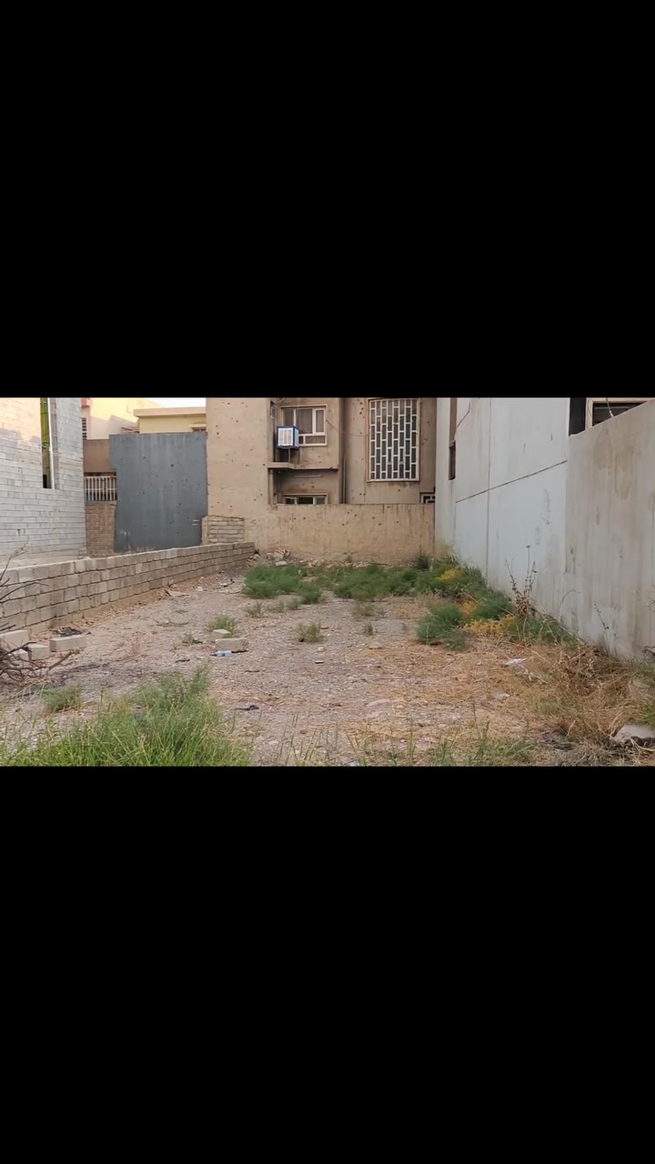 لدينا أرض سكنية للبيع 

موقع الأرض مميز مقابل حديقة قريب على شارع كركوك

الأرض سند طابو ملك صرف 

حي الصحة الأيسر قرب بنزين خانة الحاصود

مساحة 150 متر 

للأستفسار مكتب قباء للعقار 

***********
