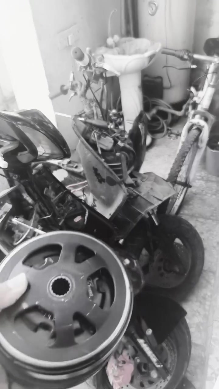سكنس نثيه ياباني عوزها كفرات بيها كلجات رياضي 
مكينه شغاله نكرة سلف بكل وقت عوزها كفرات 
275 و بيها مجال *********** بغداد مدينة صدر كيارة 
مكينه ما مفتوحه و كبرتبر اصلي مو تجاري بلادييي 
و ضفيرة تخبل كلها بلاديه
