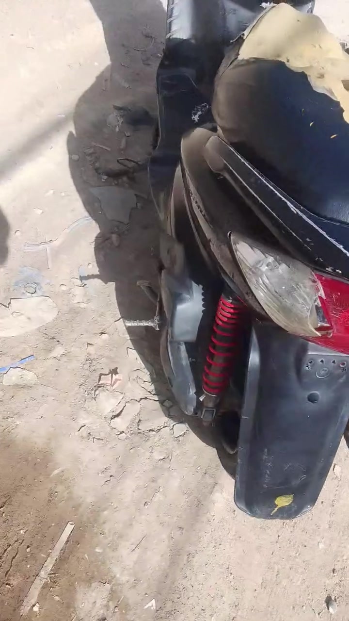 السلام عليكم دراجه سكنس نصيه نضيفه وخرسه السعر ٣٠٠ وبيهه مجال مستعجل على بيعته عند حاله ضروريه ***********
