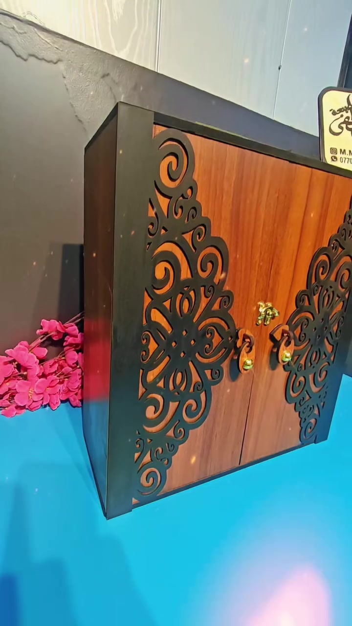 درع مع جنطة خشب 8 ملم ثقيل جدا
بتصميم مميز وجميل 
ابعاده 
ارتفاع41
عرض 36
نزال 16 سم 

الدرع الداخلي قياس 
ارتفاع 38
عرض 30 

تصميم فخم ووميز وVIP

#درع 
#cnc 
#تكريم 
#explore 
#بوكس 

للحجز والاستفسار واتساب
***********
