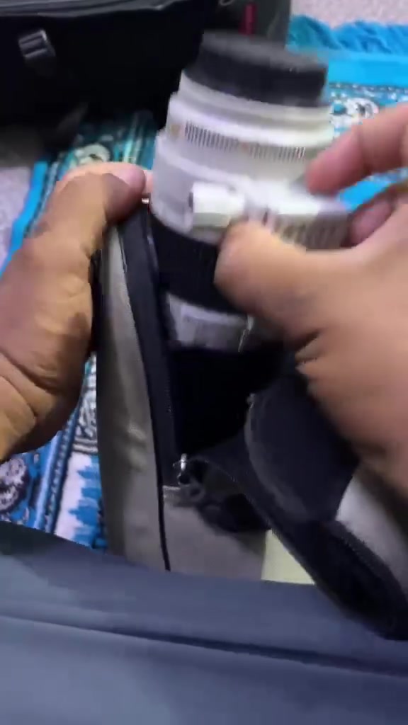 السلام عليكم 👋
 للبيع   🔴 ( بدي كانون  5D mark 4 ) نضيفه جداً 
ملحقات كامله/ 
 
🔴  عدسه رياضي  70_200  فتحه 2_8  الاصدار الثاني دبل ستابلايزر
🔴  بطاريات عدد 5 
🔴  رام 16 GB 
🔴  توصيلة نقل الصور للتلفون
🔴  فلاش خارجي
🔴  شاحنه 
🔴  جنطه + حزام 
        بابل/   للأستفسار الاتصال ع الرقم ***********
