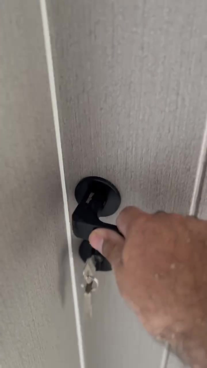 نقدم لكم أفضل الحلول المعمارية والديكورات الحديثة لجعل منزلك أكثر جمالاً وأماناً:
🚪 أبواب غرف نوم WPC (حشوة فوم كاملة):
 مقاومة للمياه والرطوبة 100% ضد التعفن والسوس.
 عزل صوتي وحراري ممتاز بفضل حشوة الفوم الداخلية.
 تصاميم مودرن وألوان عصرية تناسب كافة الأذواق.
🚪 أبواب ألمنيوم و بلاستيك (PVC):
 متانة عالية ومتوفرة بأشكال وألوان متعددة.
 مثالية للحمامات، المطابخ، والغرف العصرية.
 مقاومة للعوامل الجوية وسهلة التنظيف.
🪟 شبابيك ألمنيوم:
 عزل قوي للصوت والحرارة والتراب.
 أنظمة سحب ومفصلي بأعلى معايير الجودة والمقاييس.
🚚 خدمة التوصيل والقياس متوفرة لكافة المحافظات!
📞 للتواصل والاستفسار أو الطلب:***********
