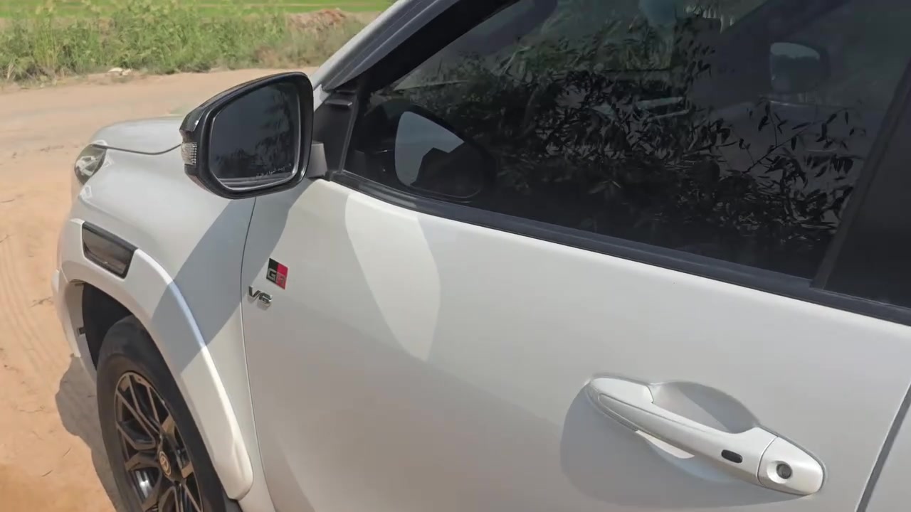 هايلوكس جي ار • ٢٠٢٣ • ماشيه ٧٠ الف