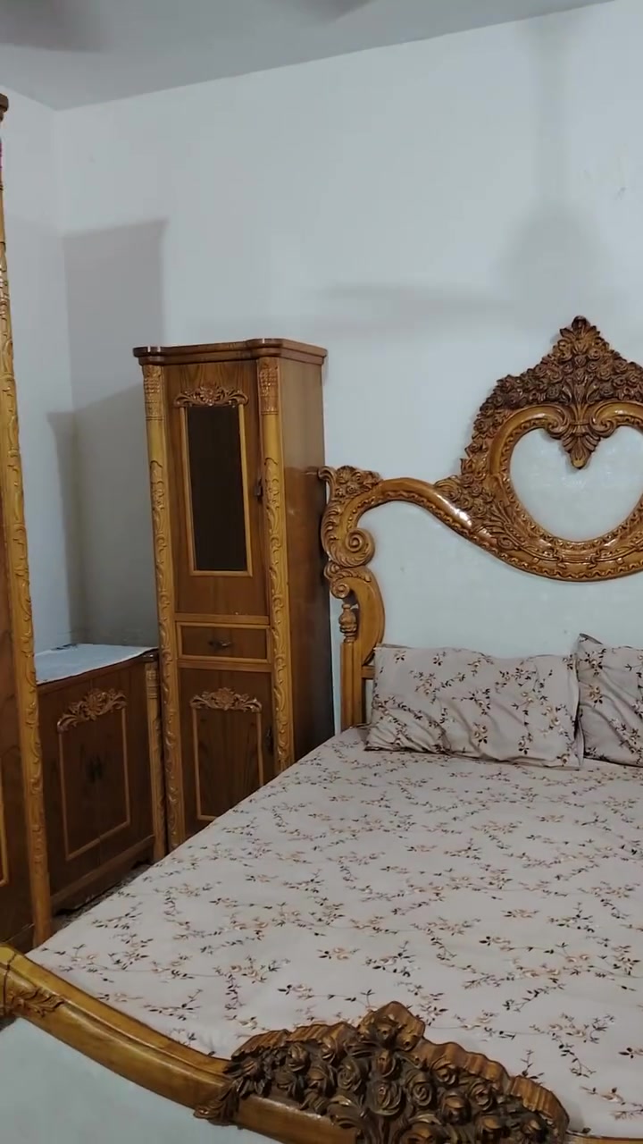 غرفه للبيع • نضيفه • العماره