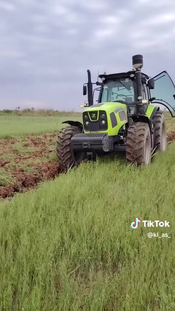 تعلن شركة الحصاد الذهبي للتجاره العامه بتوفرها جرار زراعي من نوع زوم لاين زيرو ٢٠٢٥ بخمس احجام ١٨٠/١٣٠/١١٠/٩٠/٧٥
بضمان سنتين عمل 
دهن وفلتر ٥٠٠ ساعه عمل 
احتياطيه متوفر بعد ضمان 
الحله جبله قرب الخط السريع 
***********
اتصال
*********** واتساب 
قصي عبدالكاضم

