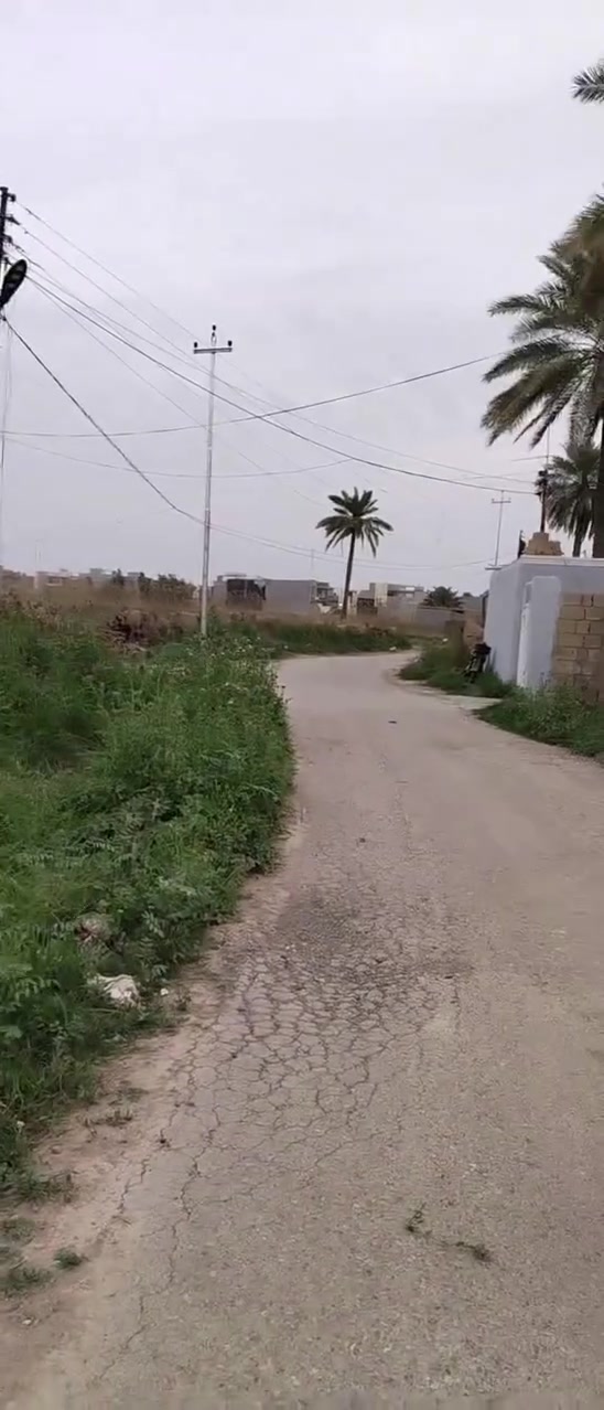 دار مساحه ٤٠٠ متر الموقع بعقوبة التحرير خلف قاعة ابيانو للاعراس
طابو زراعي سند ٢٥ للاستفسار الاتصال على الرقم ***********
