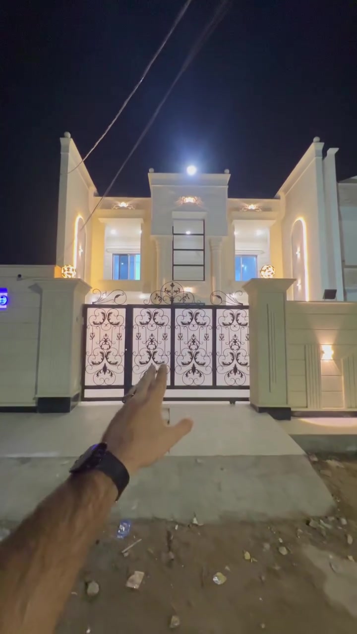 🔥 للناس اللي تدور على دار راقية بالديوم… هاي فرصتك! 🔥

🏡 دار سكني للبيع – تكريت / الديوم / منطقة الـ11 ألف
📍 موقع مميز جداً على شارع 15 متر، ومساحة مثالية للسكن العائلي الراقي.

📐 المساحة: 300 م²
📏 الواجهة: 10 م | النزال: 30 م

✨ مواصفات تخلي الدار مميزة:
🛏️ 5 غرف نوم
🛋️ صالة واسعة + استقبال
🍳 مطبخ حار وبارد
🚿 4 مجاميع صحية
🏛️ سحب مغربي ملكي
🪨 واجهة حجر فاخرة
🚗 كراج سيارة
🌳 حديقة داخلية
⭐ تشطيبات وشغل ملكي بمستوى راقٍ جداً

💎 دار واسعة، تصميم عملي، تشطيبات فخمة، وموقع مميز… كل التفاصيل مجتمعة حتى توفرلك سكن يليق بيك وبعائلتك.

🔥 لا تخلي الفرصة تفوتك… المعاينة هي الحكم!

📞 للاستفسار وحجز موعد للمعاينة:
***********

#تكريت #الديوم #الـ11ألف #دارللبيع #عقارات_تكريت #دار_سكني #عقارات
