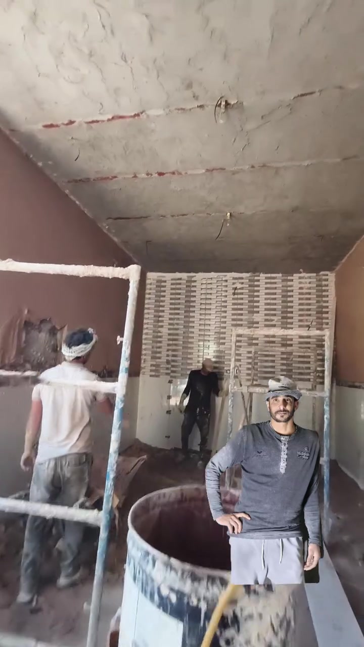سلام عليكم خلفه لبخ جص اسمنت متفرغ حالين للتصال على الرقم ***********
