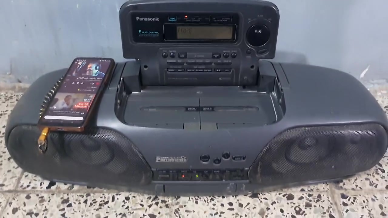 مسجل Panasonic ياباني أصلي نضيف شغال كامل 
سيدي 
كاسيت 
AUX
راديو

السعر 50  وبي مجااال أو مراوس براديو صغير أصلي

العنوان بغداد تواصل ***********
