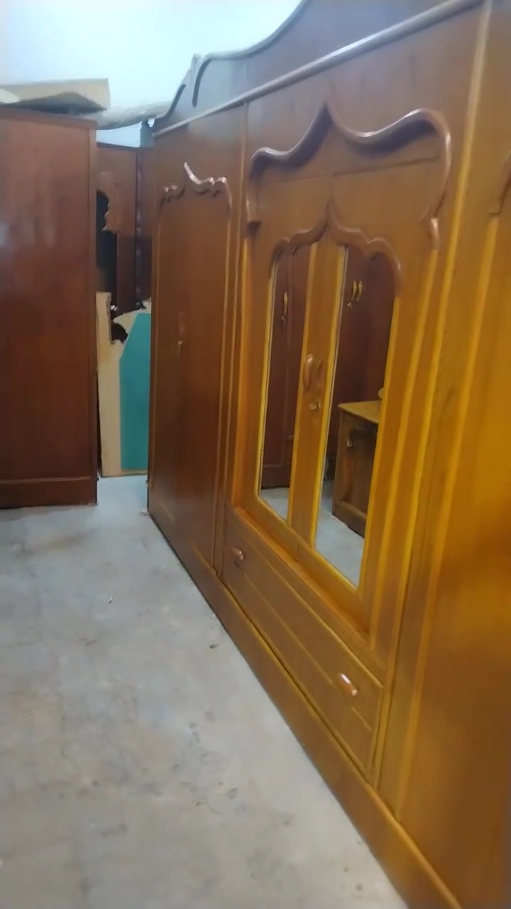 غرفه صاج داخل وخارج شغل ثقيل كل الغرفه خمسه مالم النضافه 99بل 100 الدنك العكر كلهن جاوي شغل فول توصا العنوان شفته شارع المفوضية قرب مولد نصوري ***********
