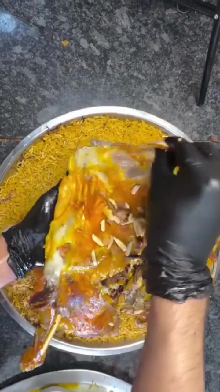 طارق للتجهيزات الغذائية نشارككم في الأفراح والأحزان.. جاهزون لتلبية كافة عزائمكم ومناسباتكم 🍽️أهلاً وسهلاً بكم، نعلن عن استعدادنا التام لتجهيز وطبخ كافة المناسبات (أعراس، مجالس عزاء وفواتح، ثوابات، وعزائم عامة).أصالة الطعم: نضمن لكم طبخ عراقي أصيل (قوزي، برياني، تمن ومرق بأنواعه) بطعم "يبيض الوجه" أمام ضيوفكم.الجودة والنظافة: نلتزم بأعلى معايير النظافة والترتيب والالتزام بالمواعيد.📍 الموقع: [اللطيفية وايضآ باقي المناطق]📞 للحجز والاستفسار، يرجى الاتصال على الرقم: [***********]
