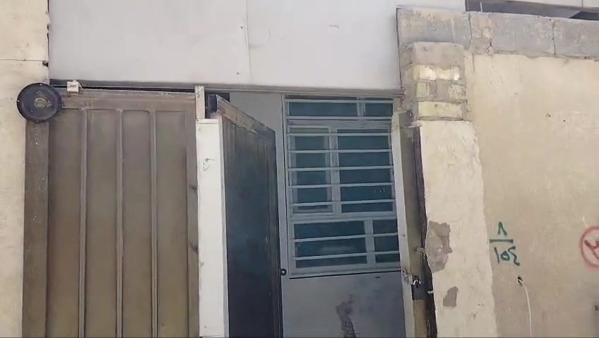 السلام عليكم من رخصت الادمن
بيت 10/10 =100 مربع طابقين  طابق الارضي غرفتين وحمام مشترك ومطبخ وصاله مفتةح وستقبال ودرج خارجي / طابق الثاني  ثلث غرف وصاله وحمام ومطبخ جوه درج   سند 35  ابيع هوه واثاثو مكاني كربلاء شبانات شارع الشهيد اثير الزاملي للاستفسار ***********
