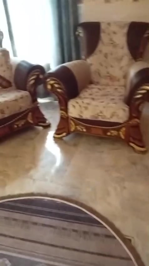 صباح الخير لجميع
تخم ملكي عراقي نوع ثقيل بدون ضرر 
السعر 700 وبي مجال قليل
العنوان حديثه قرب سايدين المستشفى

