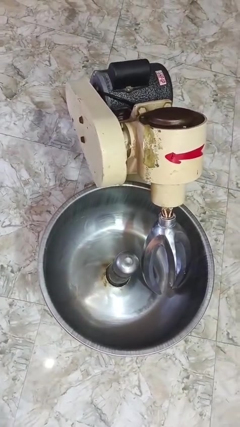 عجانه سعه20 كيلو شغاله ومبيه شي كاملة
سعر 300 عنوان بابل محاويل 
هاتف ***********

