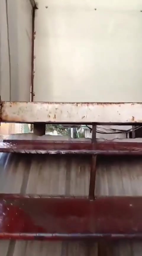 السلام عليكم مشتمل طابق اول وثاني لليجار معزول باب وماطور وتانكي للتواصل ***********
