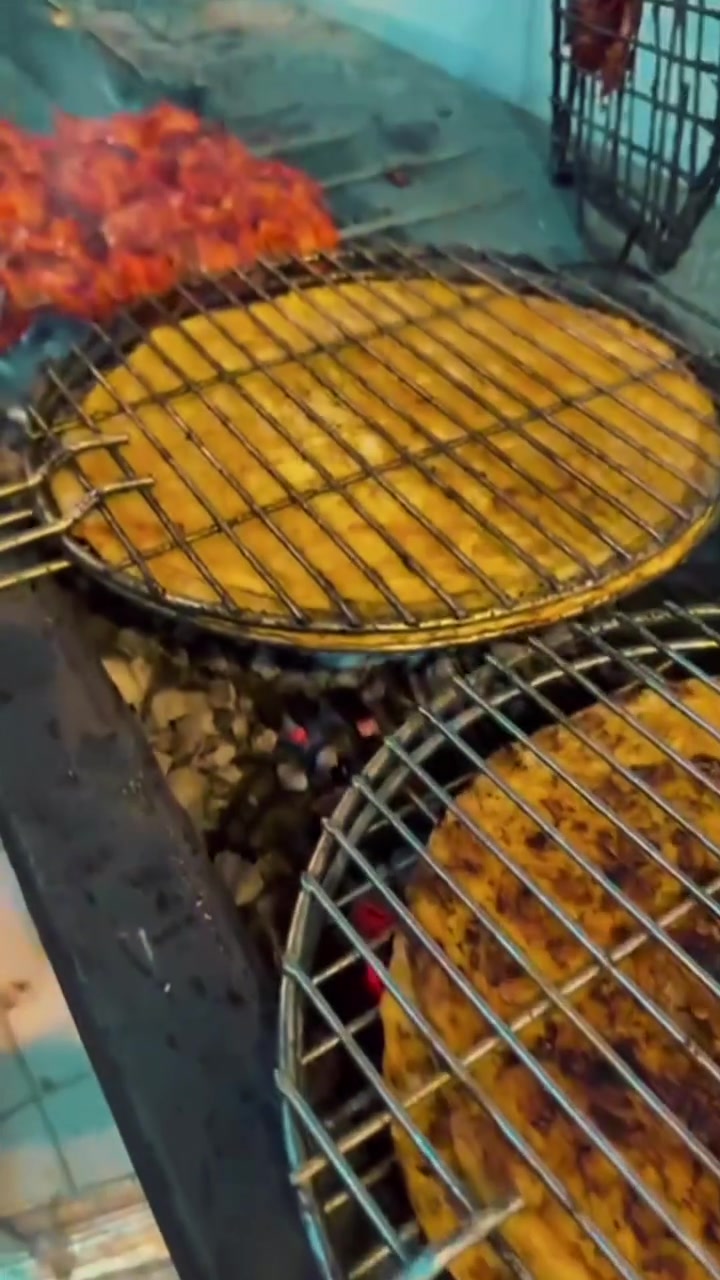 �🔥 مستعدين للطعم الصح؟ 🔥🔥
إذا تحبون المشاوي على أصولها، فـ نار ودخان ينتظركم! ❤️‍🔥

🥩 مشاوي على الفحم

🍗 أجنحة دجاج مشوية

🍢 عرايس بطعم ولا أطيب

🔥 ونكهات ثانية تخليكم ترجعون مرة ومرتين!

من أول لقمة راح تعرفون شنو يعني طعم الفحم الحقيقي 🤤🔥

لا تخلونها تفوتكم…

تعالوا جربوا واحكموا بنفسكم ❤️‍🔥

📍 المحمودية – شارع الوصي – قرب مستشفى المحمودية

📞 للطلب والاستفسار: ***********

📱 واتساب: ***********

📘 فيسبوك: مطعم نار ودخان

📸 إنستغرام: nar_dulkhan

🎵 تيك توك: nar_dulkhan

🔥🔥 نار ودخان… إذا جربته، راح يصير اختيارك الأول! 🔥�
