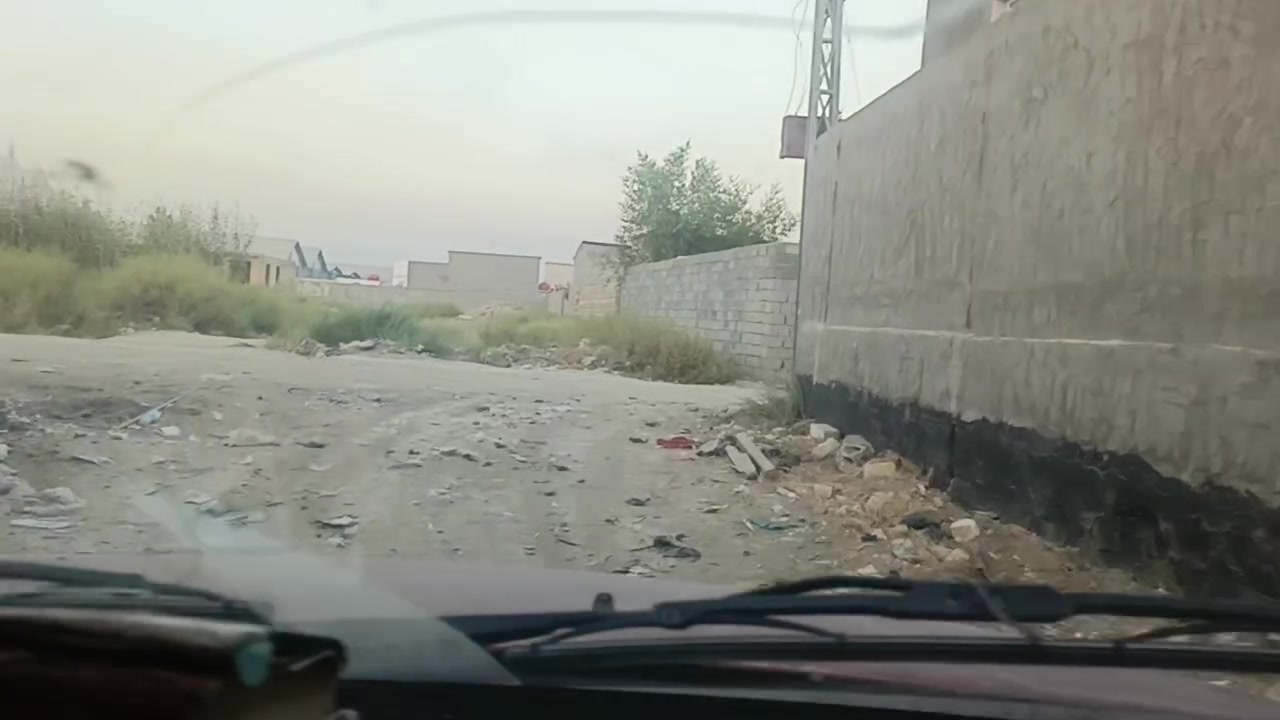 السلام عليكم هيكل مع قطعه للبيع المساحه 600 و60 متر
طابو زراعي سند 25 
تحويل مباشر بأسم المشتري 
الهيكل غرفتين وصاله مع هول 
واستقبال ومطبخ 
الموقع شارع الجديد تبليط السايلوووو 
خلف السايلوووو 
معروض ب سعر 160 وبي مجال 
للاستفسار الاتصال على الأرقام التالية 
***********
***********
