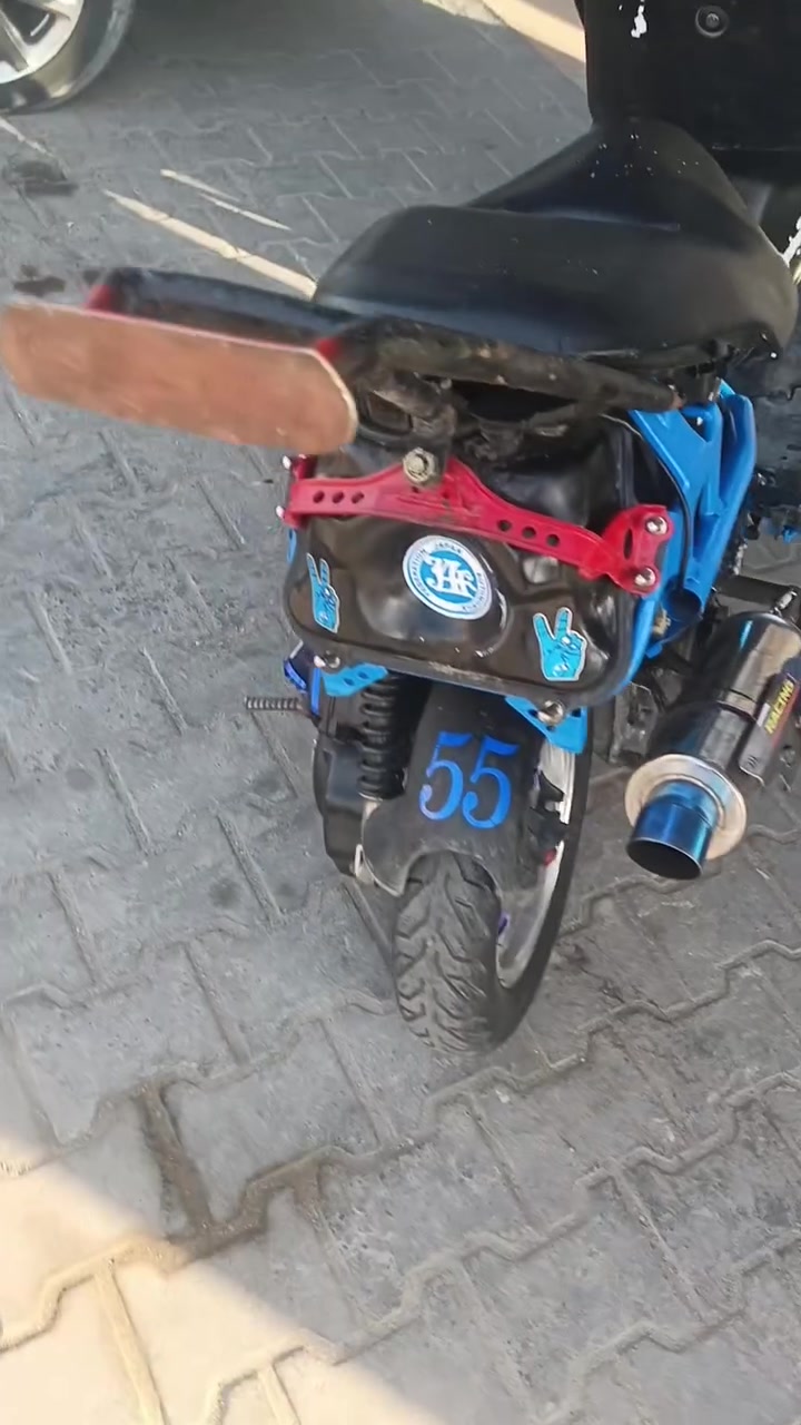 بعبوعه كامله كله شرط اي نقص مابيه دراجه جاهزه كله ويلات رياضي قبق فلاوين كزوز حلزوني مكينه مبدل بيه فقط ولفات بلاد سعره ٤٠٠ وبيه مجال رقمي ***********
