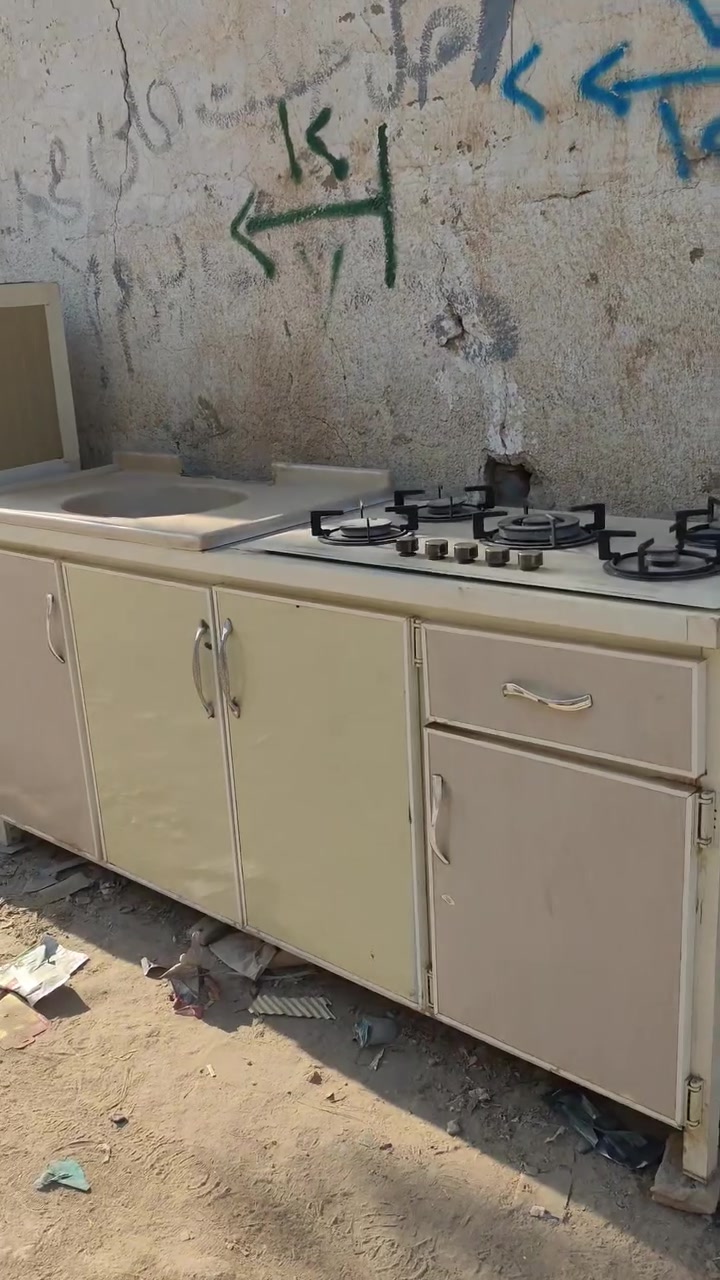 الموقع بابل الحمزة الغربي حي العسكري مجمع عباس برهي 

الاتصال على الرقم واتساب ***********
