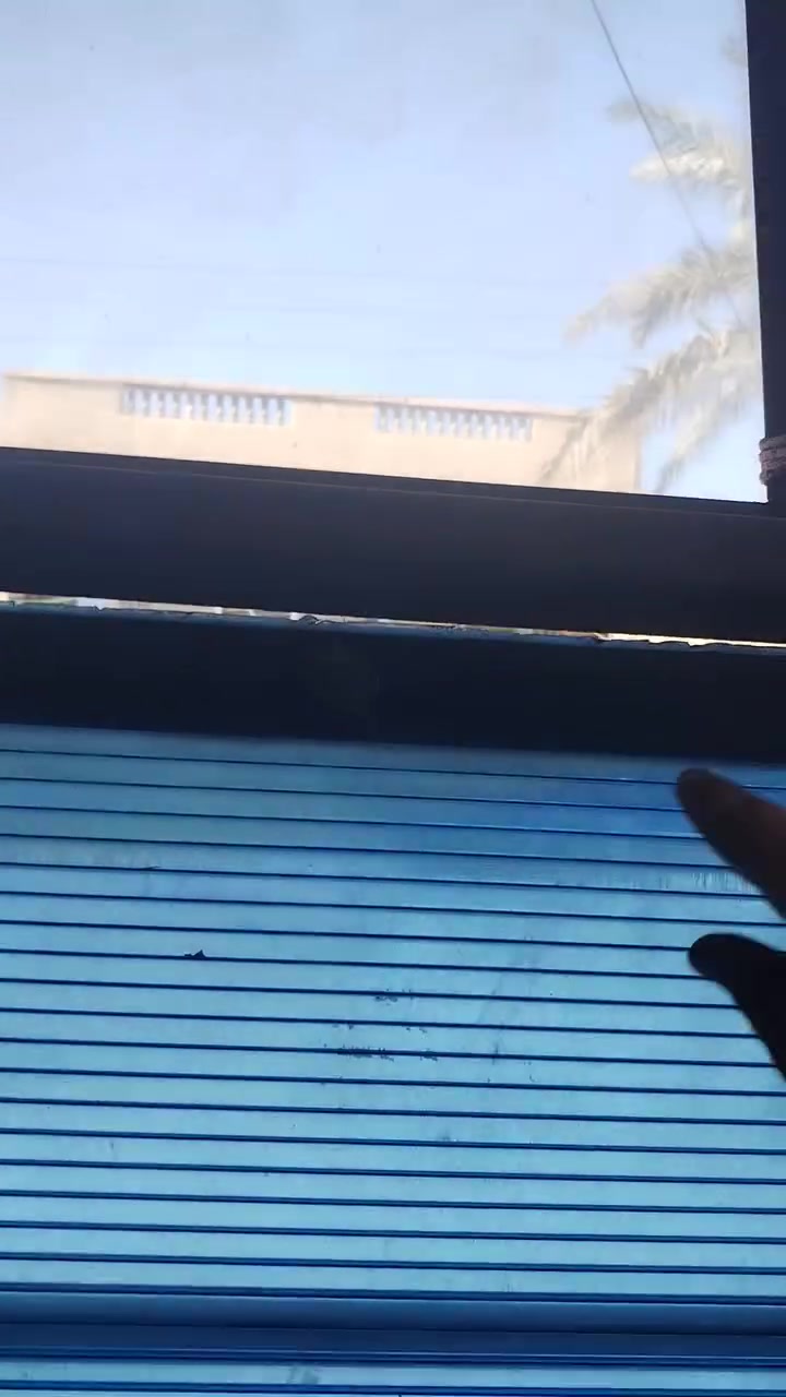 السلام عليكم سعره ٢٠٠ الف بي مجال هذه رقمي *********** مكاني البياع الشرطه الرابعه
