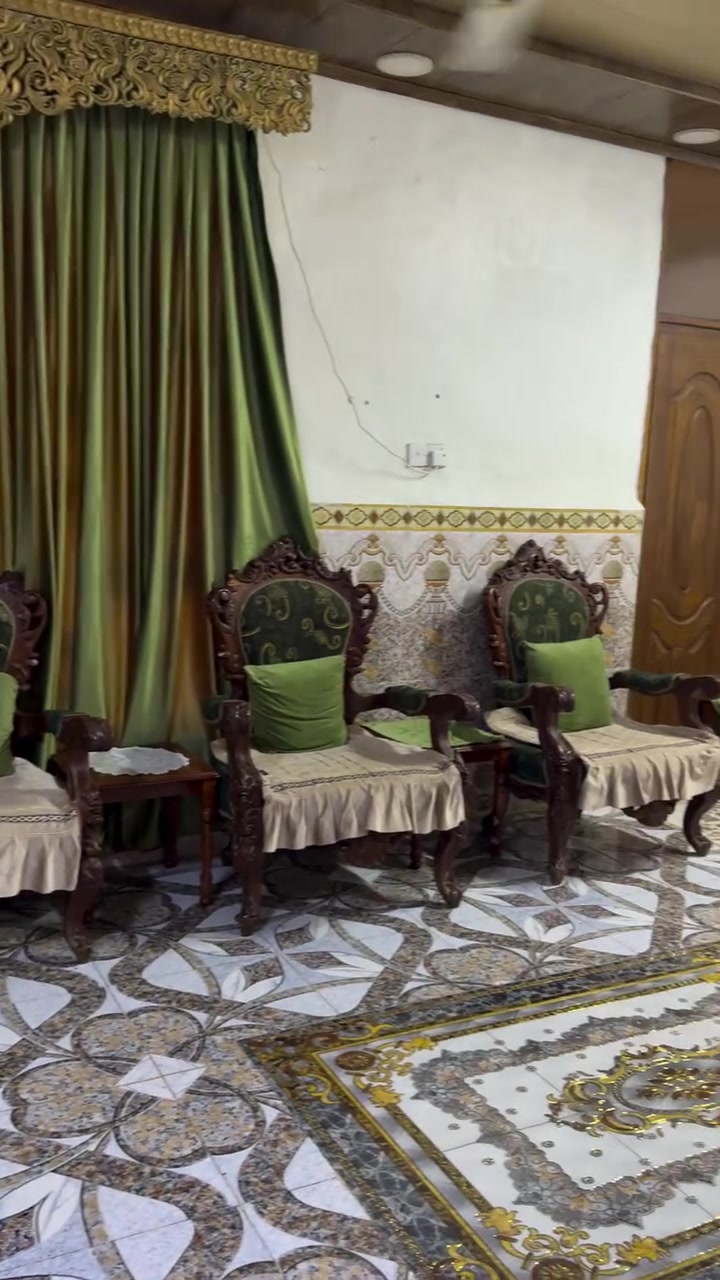 السلام عليكم تخم دمشقي خشب زان لبيع ونظيف سعره ٥٠٠وبي مجال مكاني الشحيميه
رقم التلفون***********
