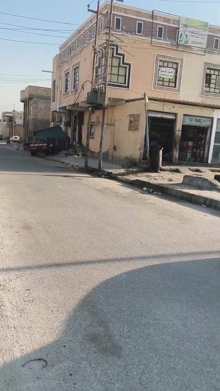 بنايه تجاريه  على شارع العام ركن طابوصرف  للبيع المساحه 150م تحتوي على ثلاثة شقق وأربع محلات مؤجره  الموقع شارع المغتسل مقابيل الشركه الهندية لصرف الصحي السعر 270وقابل لتفاوض الاستفسار أكثر مراجعة مكتب الواثق أو الاتصال على الرقم التالي ***********
