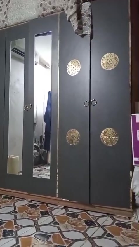 السلام عليكم للبيع مستعجل كنتور عدد ثنين الاول خشب والثاني MDF والسنكي للبيع باسعار بلاش تفضل واتساب ياريت ماكو حجز اريد اخلص منهن *********** مرتضى
