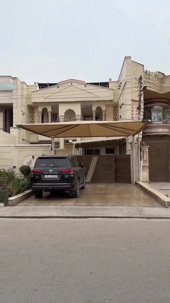 عقارات-الخضراء - نسعى - دومآ- نحو- الافضل  #اعلان رقم ((1061)) #دار درجة أولى للبيع في السيدية مربع الاقتصاديين  شارع عرض 40 م رصيف 8م # (سند مستقل) المساحه 400 متر واجهه10م  #المحتويات :الطابق الاول:  وصاله ومطبخ  وهول داخلي 1 وغرفه نوم نظام سويت الطابق الثاني: 5 غرف نوم  وخدمات نظام سويت  #السعر : اكتب رقم ((1 )) # للأ ستفسار  مراسلة الصفحة على # الفيس بوك  عقارات -الخضراء - في السيدية # او الاتصال على الرقم ☎️***********☎️  #او مراجعة مكتب الخضراء  في السيدية شارع العلوة مقابل قاعه ريتاج للمناسبات
