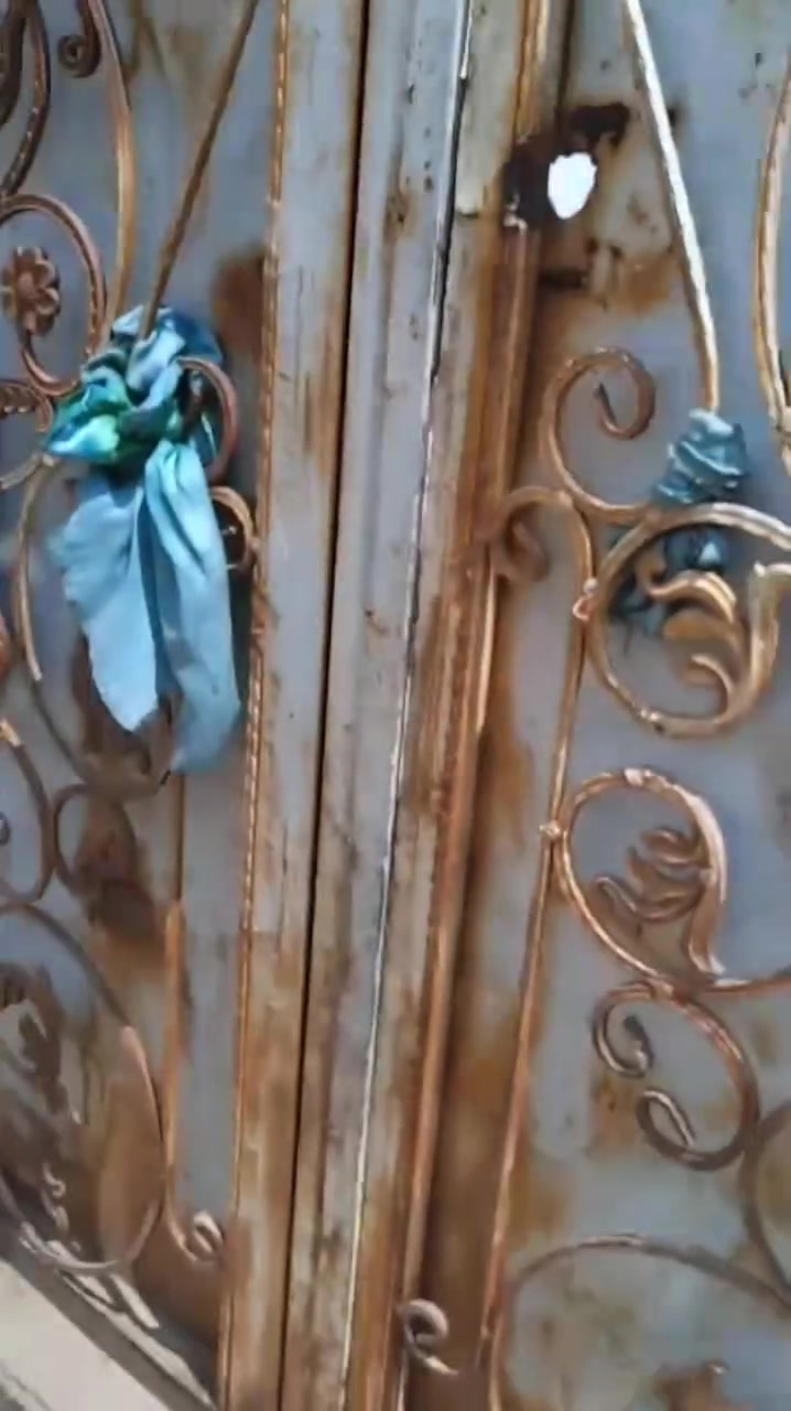 بيت مساحه ٢٠٠متر بناء طابوك وسقف عكاده عنوان مقابل حي الجوادين النزلة اولى يحتوي البيت على
٣ عدد غرفه و ٢ صاله و مطبخ وصحيات خارجية داخلية
والسعر ٧٠
للاستفسار التواصل على الواتساب
(***********)
