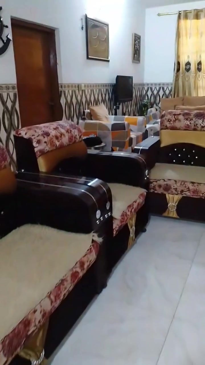 تخم عشر مقاعد مع ميز بلازما السعر (130,000) 
لا يوجد توصيل
للتواصل:(خاص) وعلى الرقم (***********)
