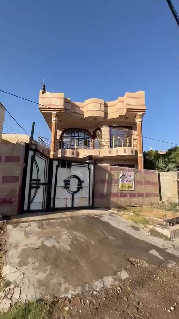 منزل 150متر سند 25 بي قرار تحويل ملك صرف
ط١ طرمه وحديقة مطبخ صحيات عدد ٢ استقبال وغرفة 

ط٢ بي ٣ غرف وحدة منهن جبيرة ممكن تتقسم الى غرفتين 

للاستفسار ***********
