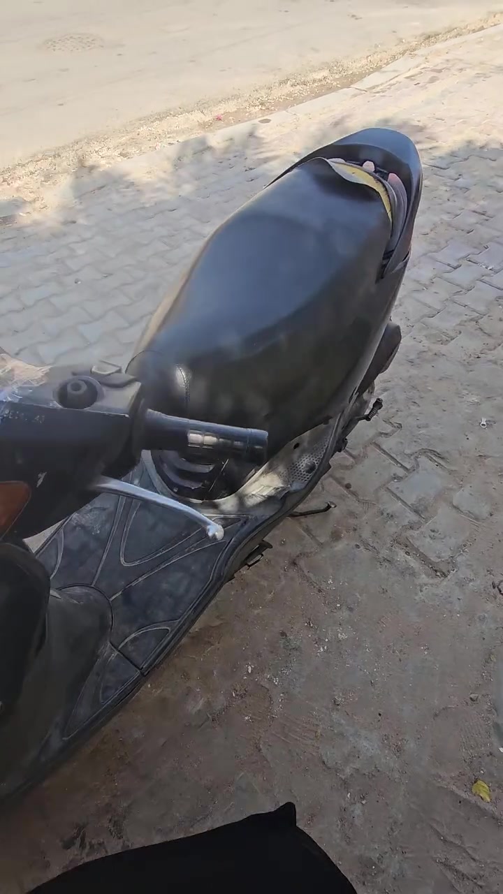 سلام عليكم يوماهه بريز لبيع ما مفتوح بيه برغي السعر ٧٠٠ وبيه مجال ***********
