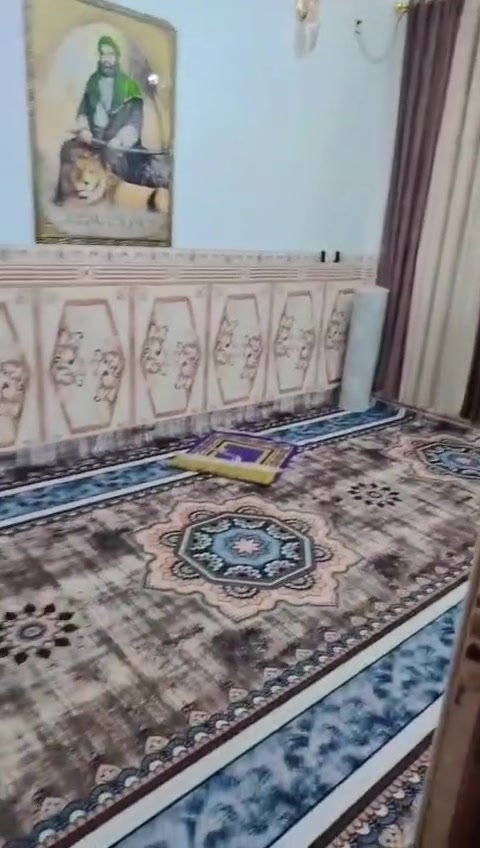 فسلام عليكم بيت اللبيع مساحه 100 متر ثلاثه قوط بنأ حديث قوب كراج بغداد رابع فرع ***********
