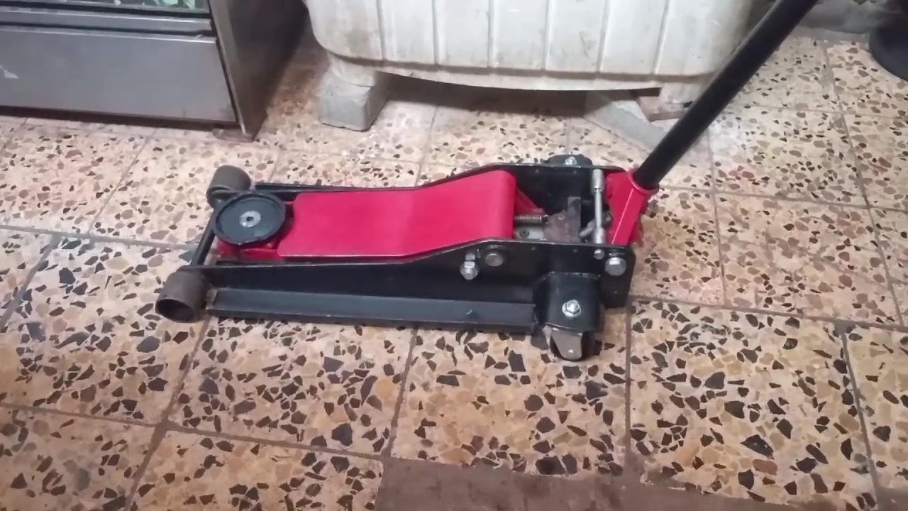 ⭕  يوجد توصيل  لكافه المحافظات 
جك عربانة 3 طن تمساح دبل بستم أخو الجديد شرط شغال وعل الفحص
السعر 95 ألف 
***********