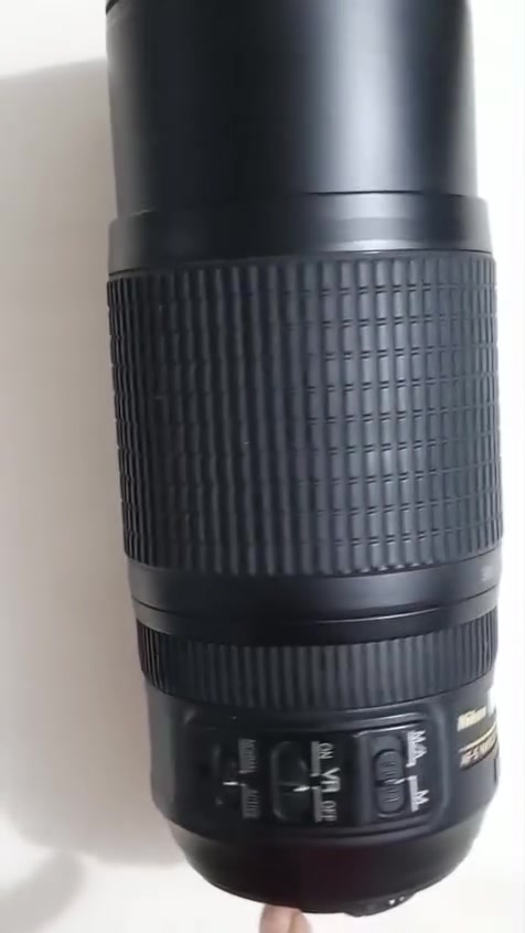 VR Zoom-Nikkor • ٧٠-٣٠٠مم • نظافة ٩٥٪