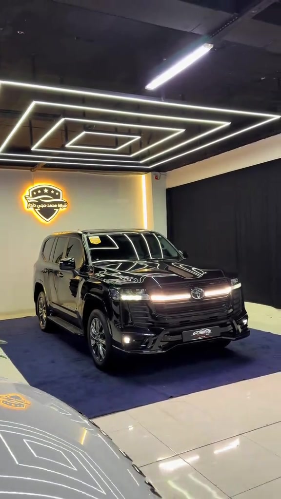 لاندكروزر GX V6 • ٢٠٢٥ • ١٢٠٠٠ كم