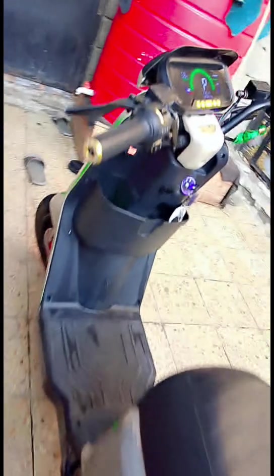سلام عليكم دراجه  ار 11 دراجه طالعه من وكيل بشهر ل4يوم 12 دراجه جديده  ما عده بيها كفر مكسور  هذا المبين بتصوير كفر جانبي سعر 600وبيها مجال اتصال او واتساب ع رقم *********** عنوان بصره قبله
