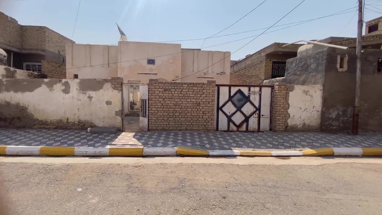 � بيت للبيع – طابو صرف
📐 المساحة: 300 م²
🛏️ يتكون من غرفتين وصالة وبراني
🚿 مجموعة صحيات داخلية وخارجية
🏡 الأرضية شتايكر
📜 طابو صرف
💰 ما مطلوب سلفة

 📍حي الجهاد 

📞  للأستفسار ***********
