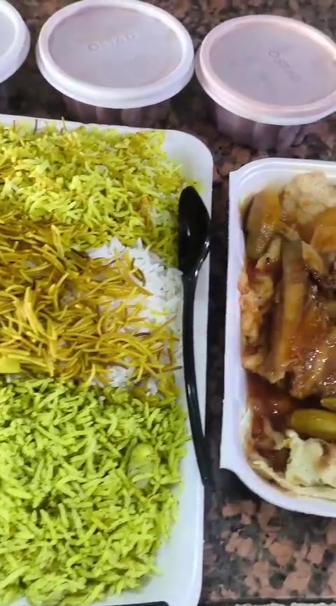 السلام عليكم اخوان فاتح مطعم ع باب الله والاكل نضيف وكل يوم بيوم الطبخ عندي كل انواع التمن والمرك وكباب لحم. يوم بيوم ودجاج ذبح مستعدين التجهيز كل المناسبات اتمنه زرونه 
لمكان بدايت شارع مكتب الرشيد مقابيل مركز الصحي (مطعم الدر ) ***********
