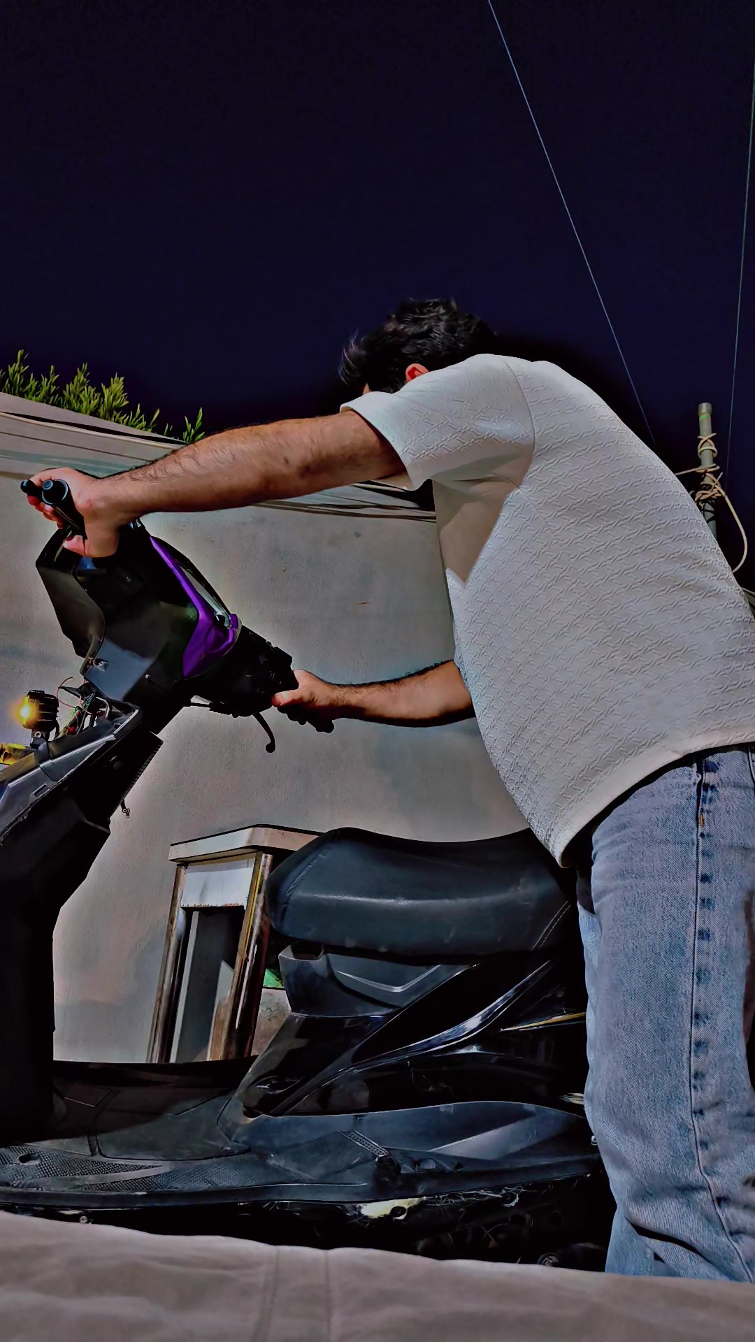 سكنس ياباني موديل 2022 مكينه 125 نضيف جديد ما بي اي عيب دبلات جدد ابركات جدد بكلايت شغال لايت امامي شغال كيج بانزين شغال كيج سرعه شغال كلشي بي شغال بس اتخليله بانزين او دهن او ابد ميوكفك مكينه برغي واحد ممبدل بيها الرقم *********** السعر 400