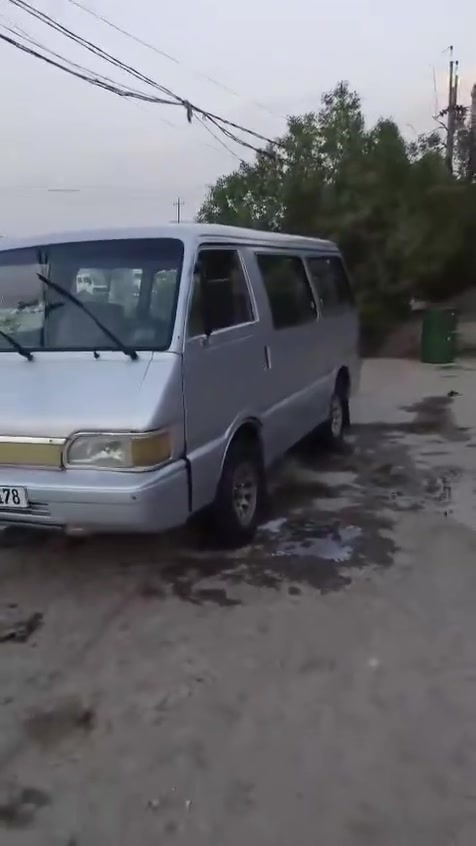 سلام عليكم كيه بسته موديل 93  كير ومحرك وأكسن جدد السياره معمره ودوشمه جديده سعرها ب40وبيها مجال *********** عمي هذا رقم صاحبه السياره بسمنه انريد انداور
