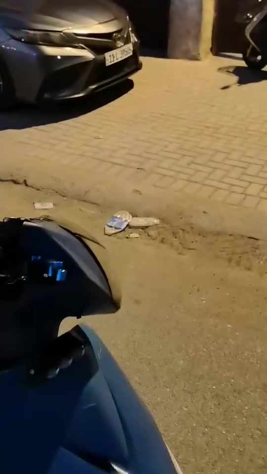 سلام عليكم ماكس ثعلب او GTR الدراجة للبيع مديل 2005 كابريتر  تجفيت جديد قبل اقل من شهر بس بدلت دهن و حطيت مال سيارات كامت تدخن حطيت دهن مالت دراجة بقت نفس الشي و سالئت المصلحين كالو لاستيك ولف بس الدراجة غير التدخين كاملة ما ناقصهة شي كهربيات او كلاجات بيهة قبق فلاوين رياضي يدات بريك رياضي التايرات الامامي جديد و الخلفي نص عمر شرط شلعة و معدل طيران باتري جديد 2026 نكرة سلف شوكت ما يعجبك و الفلنجات مال البريك المامي يراد تبديل لان يطخن البريك الامامي او الخلفي بل مكان بنزات جديدة الدراجة كاملة علة ايدي بي يراد تبديل لاستيك ولف و ترجع جديدة المكان الدورة *********** السعر 275 و بيهة مجال

