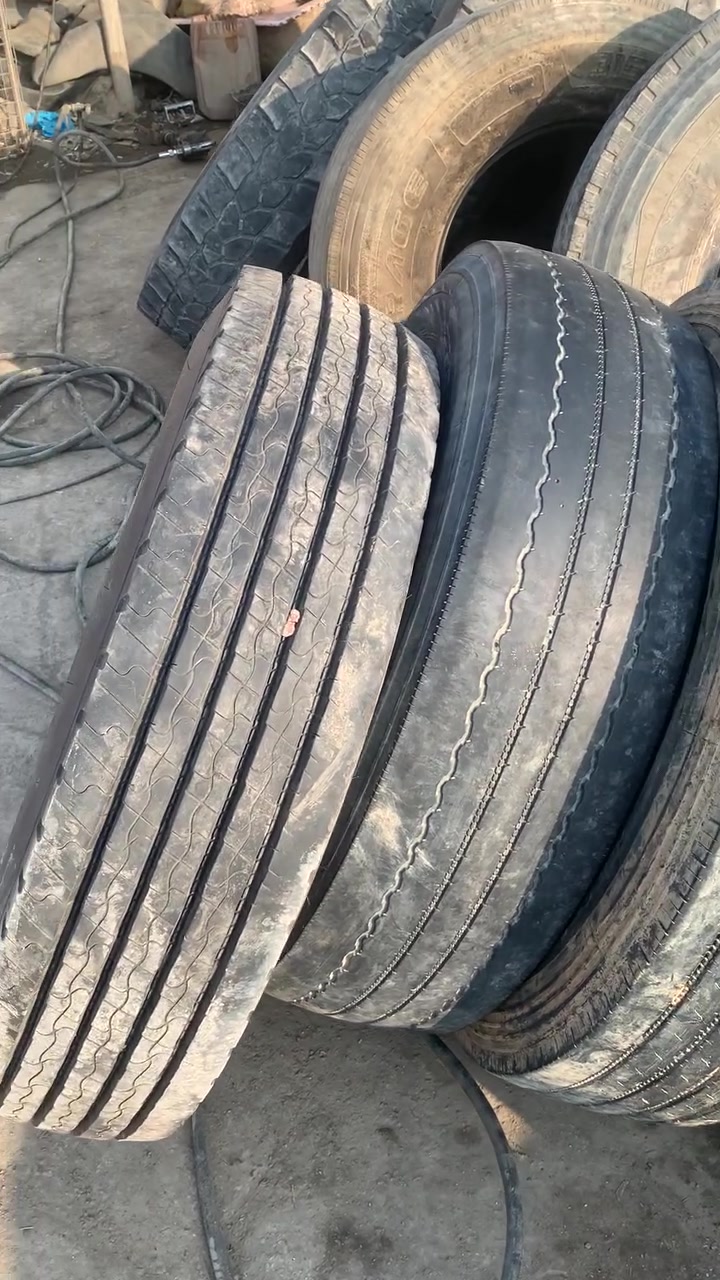 تايرات لبيع حجم 22.5/295 عنواني حله محطة العرفان
هاذه رقمي ***********
