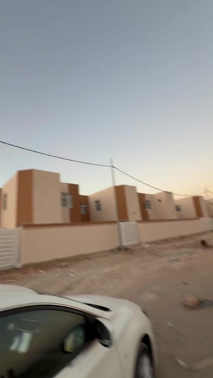دار ٢٢٠ م طابقين طابوق بقرية السلام بالمناذره البيت يحتوي
٤ غرف نوم
٢ صاله
٤ مجاميع صحيات
استقبال 
مطبخ
كراج وحديقه 
البيت بناء نظام حديث والسيراميك درجه اولى 
يتم الدفع بنظام مقدمه بسيطه والباقي اقصاد يتم تسليم البيت خلال ١٠ أشهر اواقل 
للاستفسار ***********
